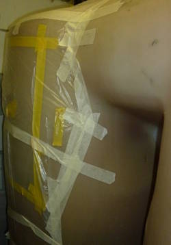 Leckprüfung: Mikrorisse im Öltank erkennen und abkleben zur Geruchsvermeidung